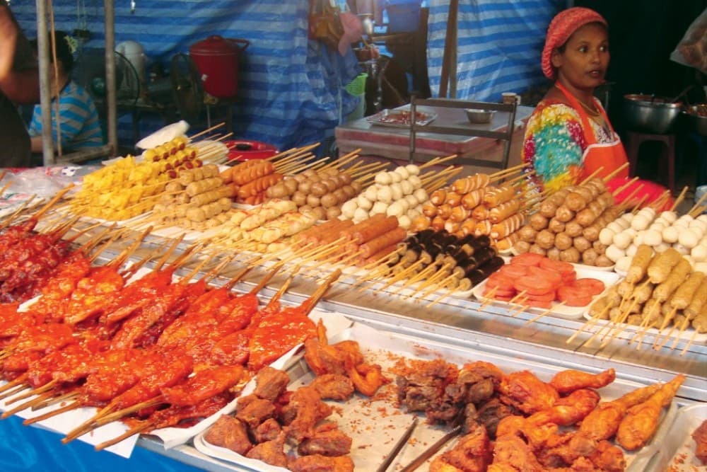 A Food Lover’s Guide to Phuket: Best Local Dishes & Where to Eat