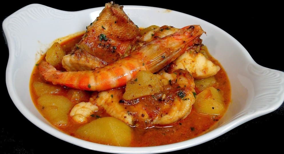 A Food Lover’s Guide to Ibiza: The Best Local Dishes to Try