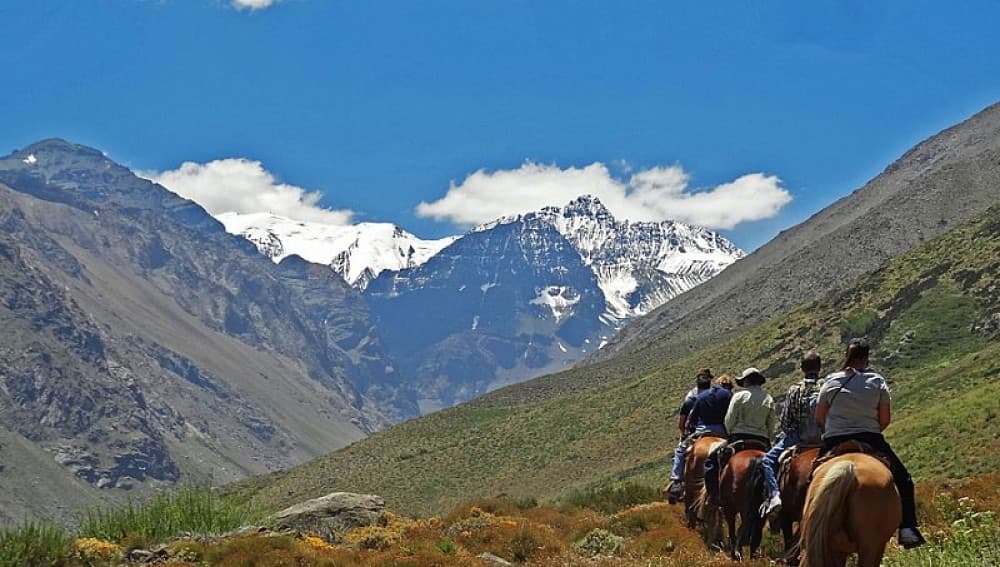 Into the Wild: The Best Hiking and Outdoor Adventures Near Santiago