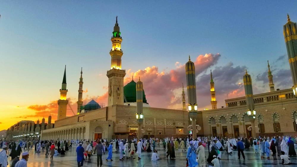 Cultural Etiquette in Medina: How to Respect Local Traditions