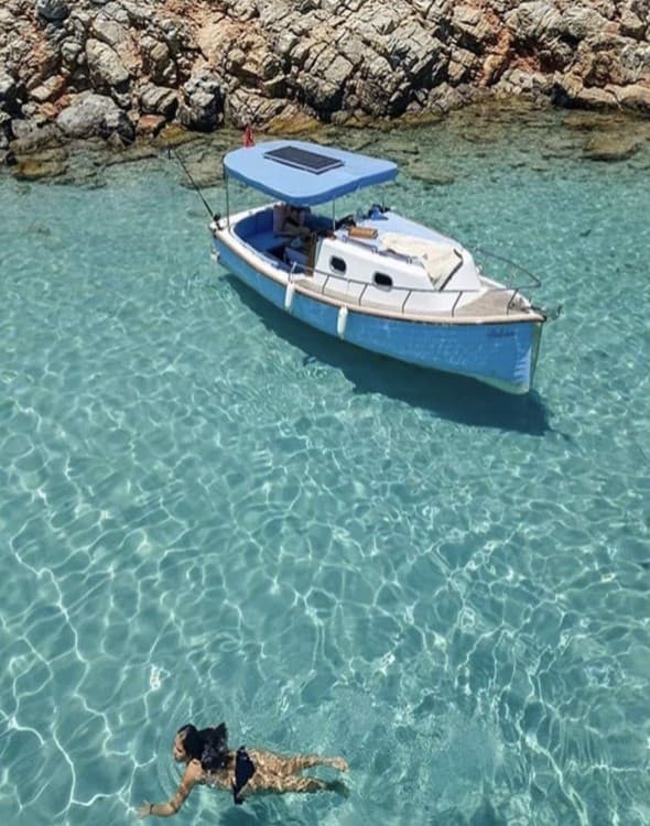 The Best Boat Tours in Cesme: A Guide to an Unforgettable Day on the Aegean
