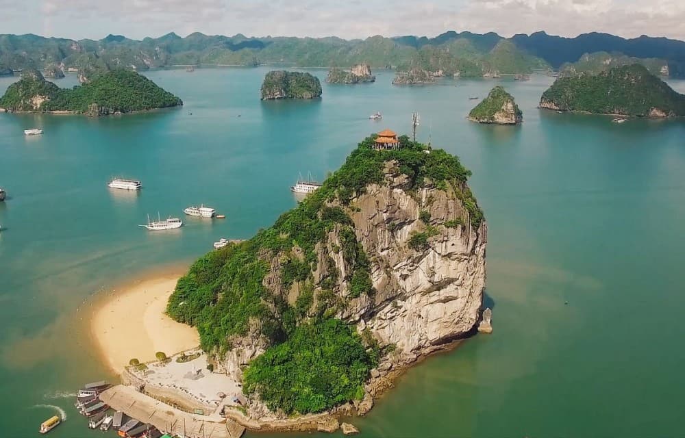 Top 5 Must-Do Activities in Ha Long Bay for First-Time Visitors