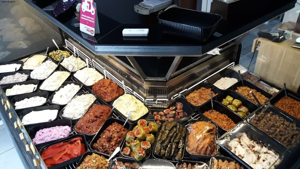 Nightlife & Present-Day Vibes: Istanbul After Dark