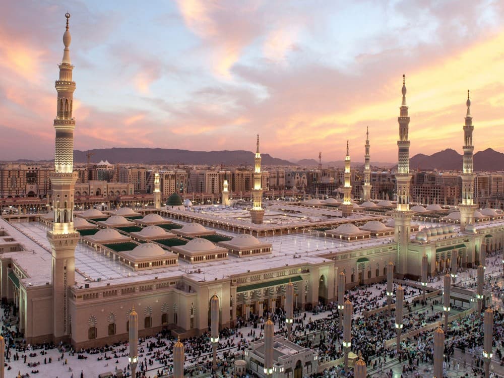 Cultural Etiquette in Medina: How to Respect Local Traditions