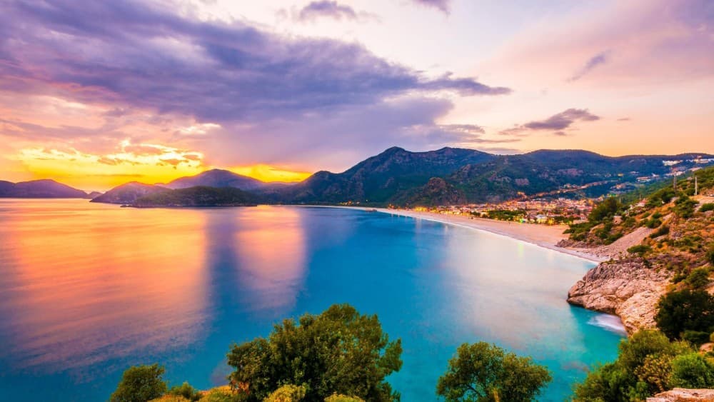 The Best Time to Visit Ölüdeniz: When to Go for Perfect Weather and Events