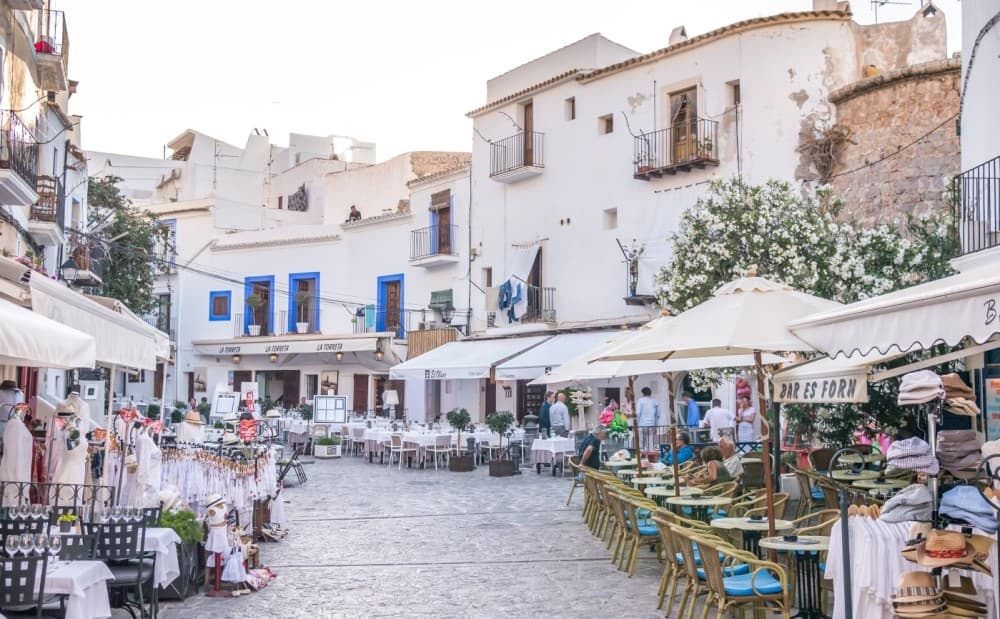 Top 5 Must-Do Experiences in Ibiza for First-Time Visitors