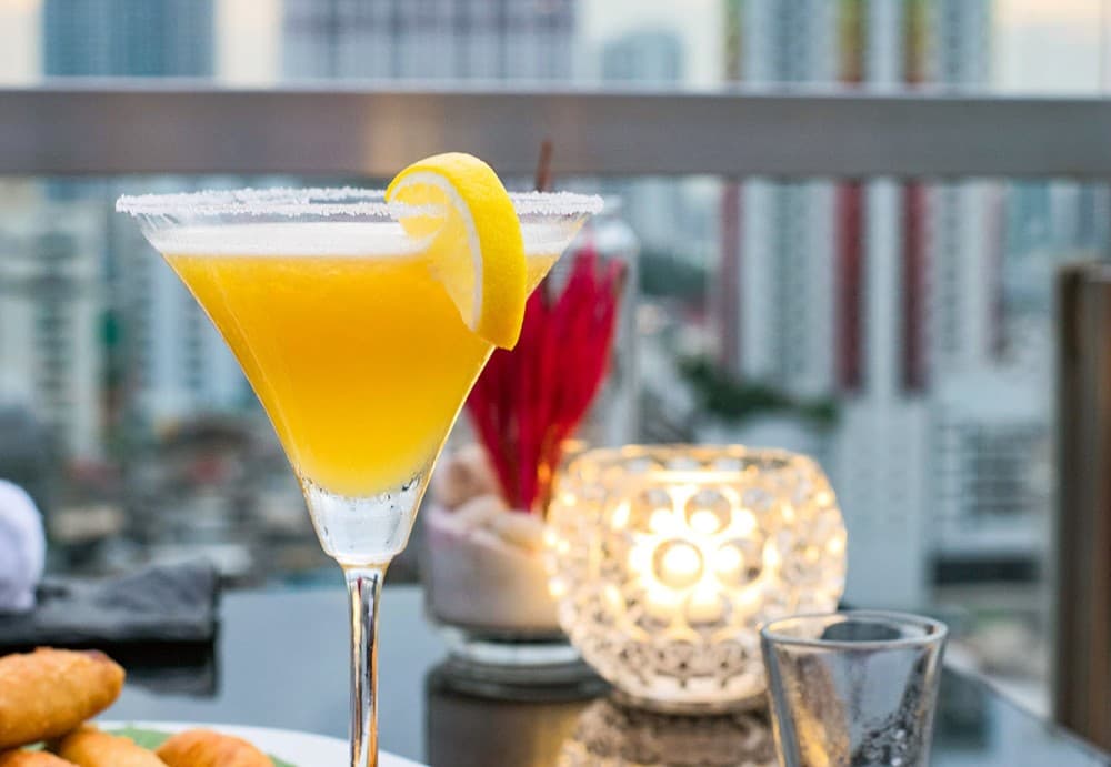 Nightlife in Praia: Bars, Clubs, and Entertainment Hotspots