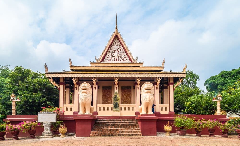Phnom Penh for First-Timers: Must-See Sights and Activities