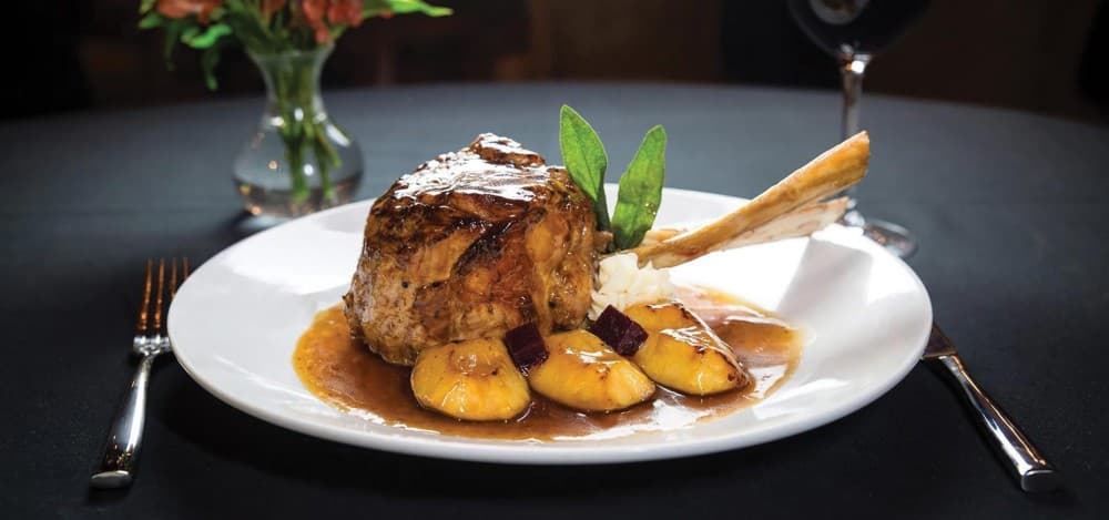 A Foodie’s Guide to Orlando: Best Places to Eat and Drink