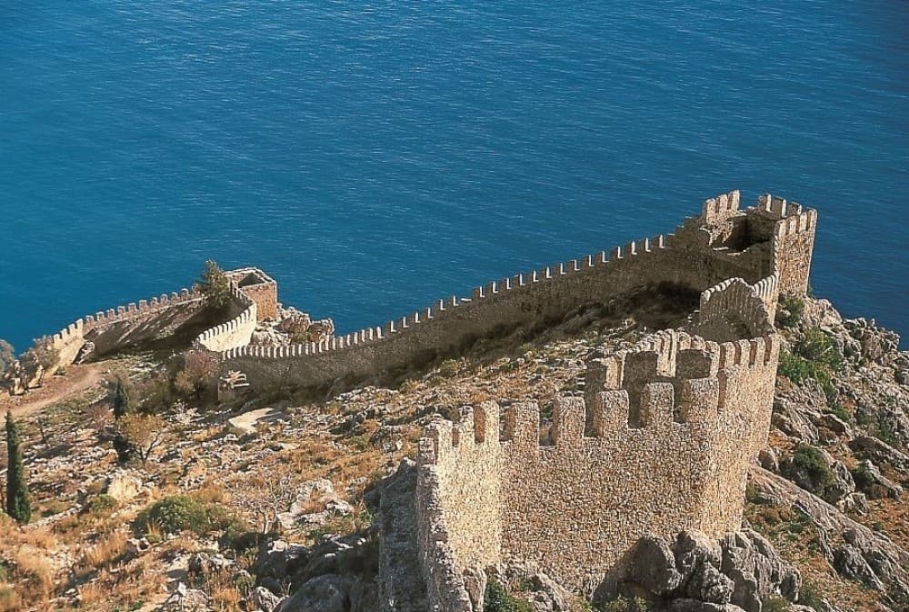 Top 10 Must-Do Activities in Alanya: Unforgettable Experiences by the Mediterranean