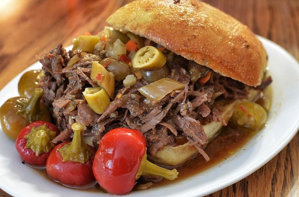 A Food Lover’s Guide to Chicago: What to Eat and Where to Find It