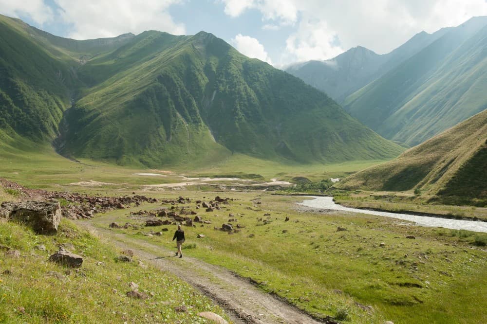 Top Things to Do in Stepantsminda: A Complete Traveler’s Guide