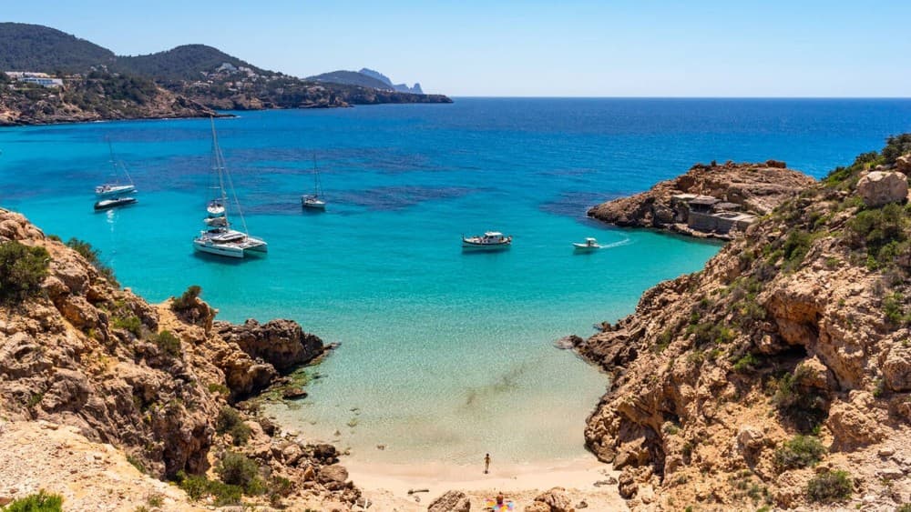 Top 5 Must-Do Experiences in Ibiza for First-Time Visitors