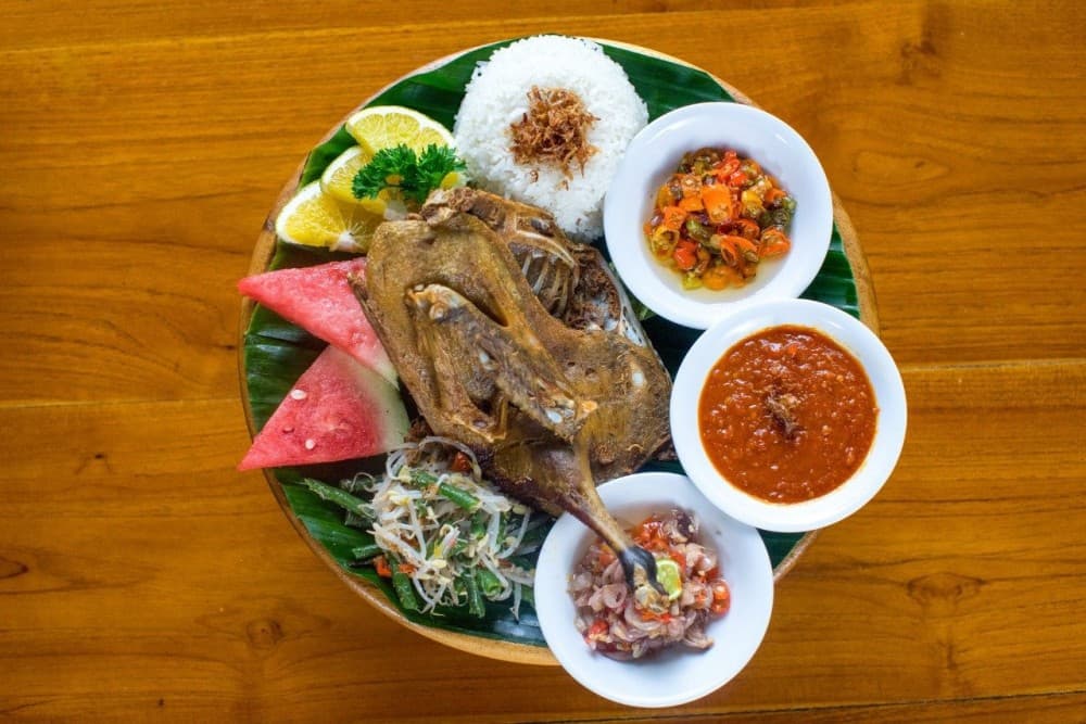 A Food Lover’s Guide to Ubud: Best Local Dishes & Restaurants