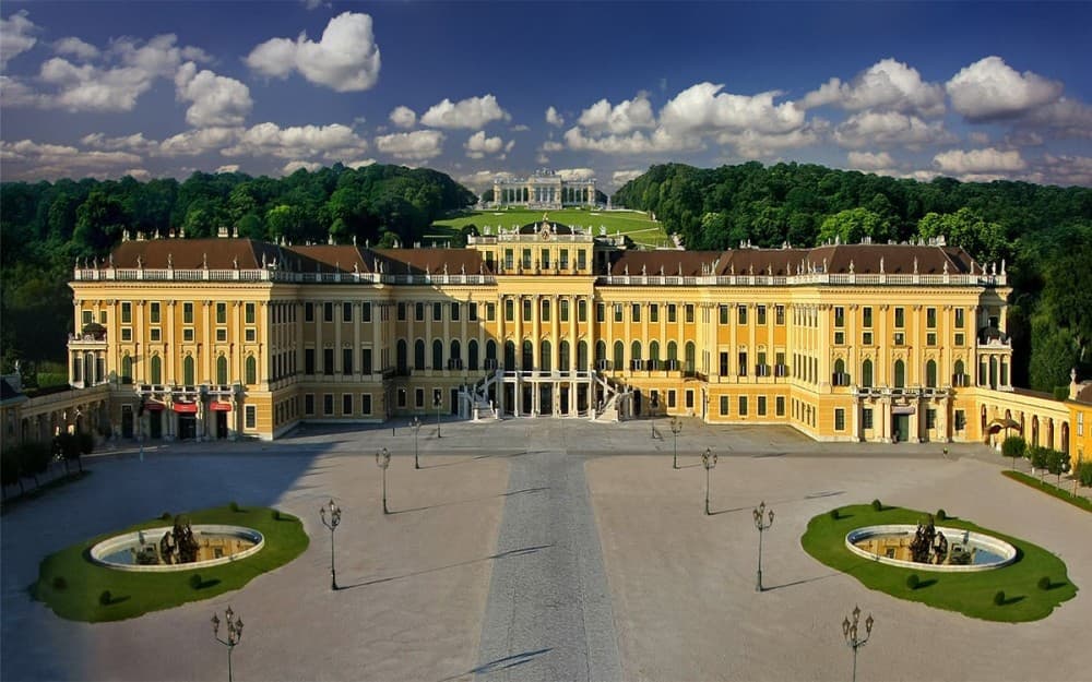  Top 5 Must-See Attractions in Vienna