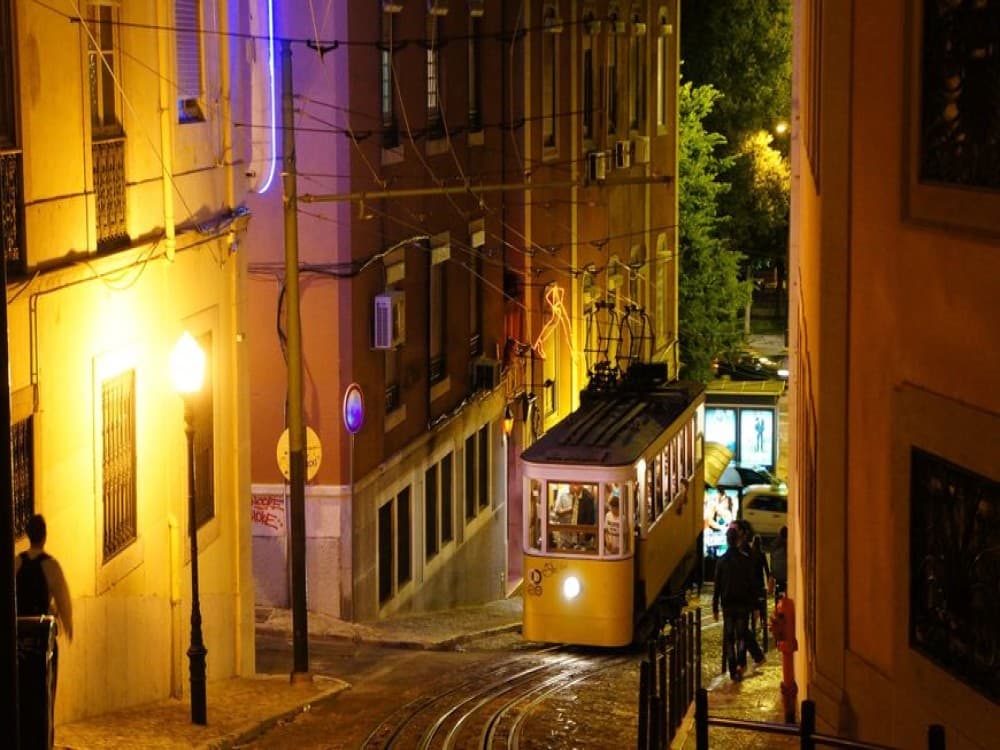 Lisbon: Lisbon at Night: What to Do After Dark in the City of Lights | ®ExcursionMania