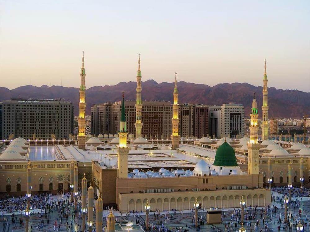 Medine: Shopping in Medina: Where to Find Unique Souvenirs and Local Crafts | ®ExcursionMania