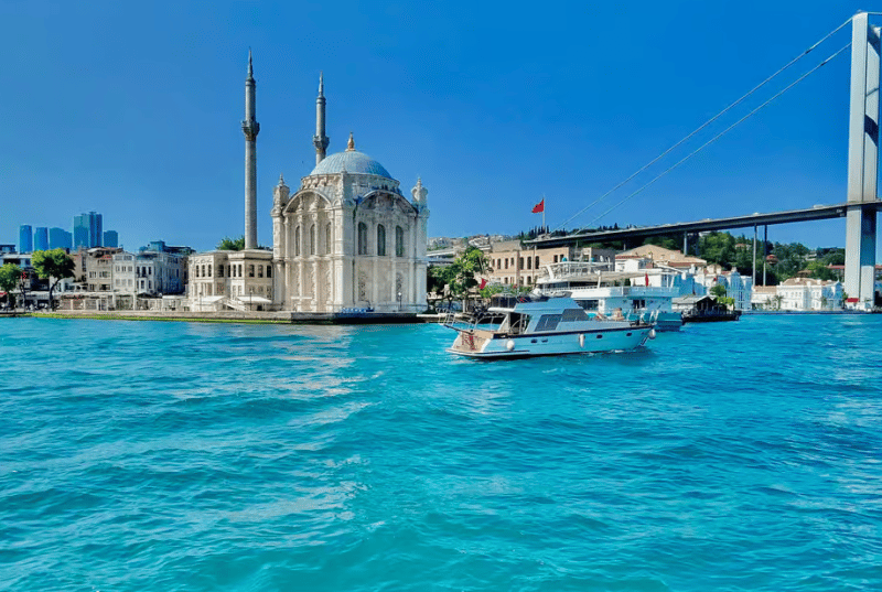 Istanbul: Bosphorus Sightseeing Cruise with Sunset Option | ®ExcursionMania - Image 4