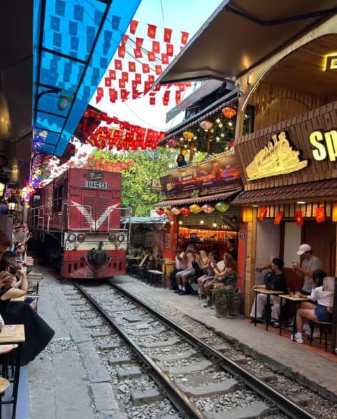 Hanoi: Guided Food Tour with Train Street Visit | ®ExcursionMania