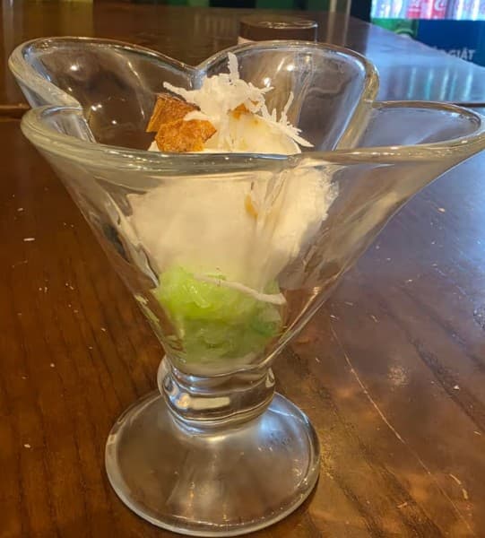 Hanoi: Guided Food Tour with Train Street Visit | ®ExcursionMania