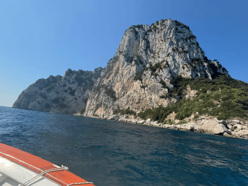 Capri: Island and Grottos Boat Cruise with Snacks and Drinks | ®ExcursionMania