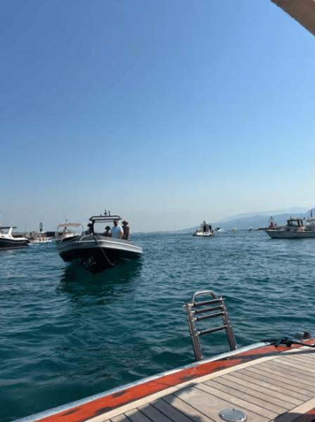 Capri: Island and Grottos Boat Cruise with Snacks and Drinks | ®ExcursionMania