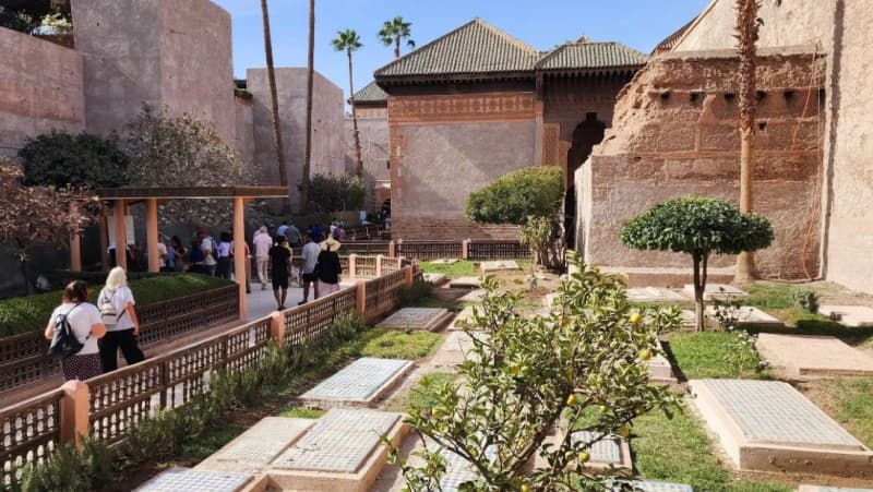 Marrakech: Bahia Palace, Saadian Tombs, & Koutoubia Mosque | ®ExcursionMania