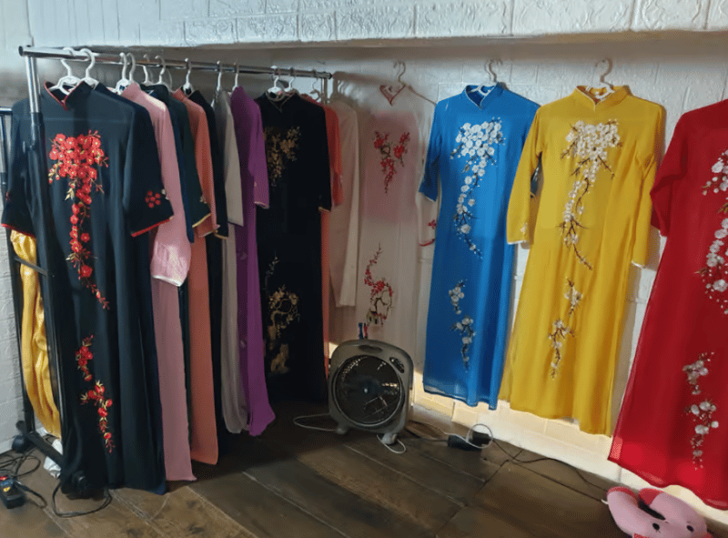 Hanoi: Traditional Ao Dai Dress And Non La Hat Rental | ®ExcursionMania - Image 1