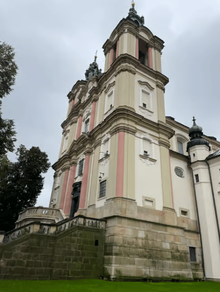 Krakow: Guided E-Scooter City Tour with Food Tastings | ®ExcursionMania