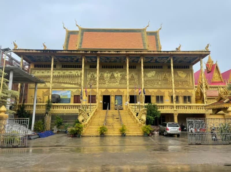 Phnom Penh: Silk Islands Half-Day Bike Tour | ®ExcursionMania - Image 2