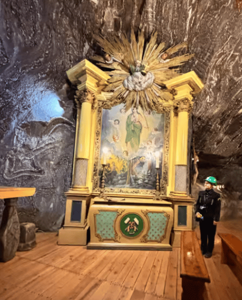 Krakow: UNESCO Underground Boat Expedition & Salt Mine Tour | ®ExcursionMania