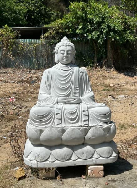 Hue to Hoi An by bus: Hai Van Pass, Lang Co, Marble mountain | ®ExcursionMania