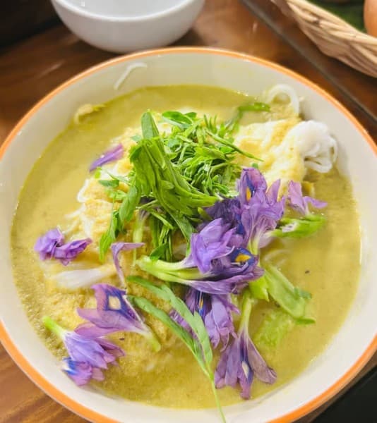 Phnom Penh: Evening Food Tour with Drinks & Tuk Tuk Included | ®ExcursionMania - Image 2