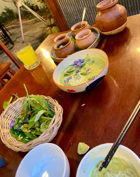 Phnom Penh: Evening Food Tour with Drinks & Tuk Tuk Included | ®ExcursionMania