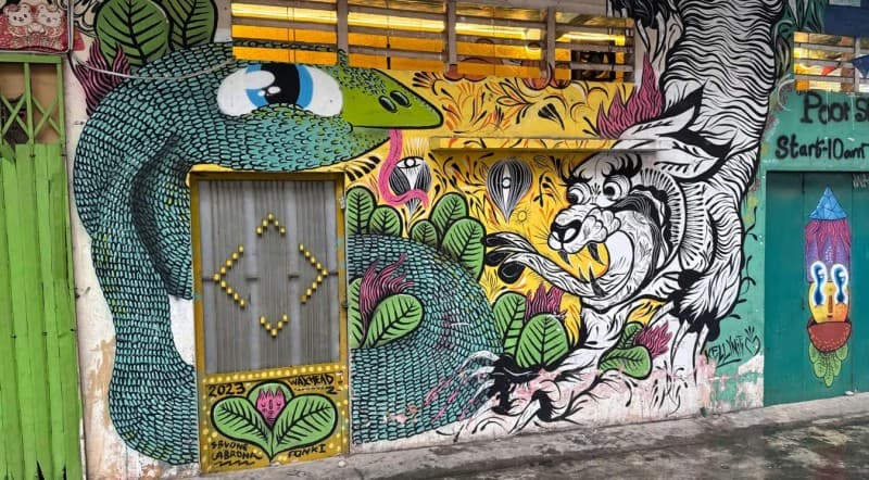 Phnom Penh: Street Art & Food Tour by Tuk-Tuk | ®ExcursionMania - Image 1