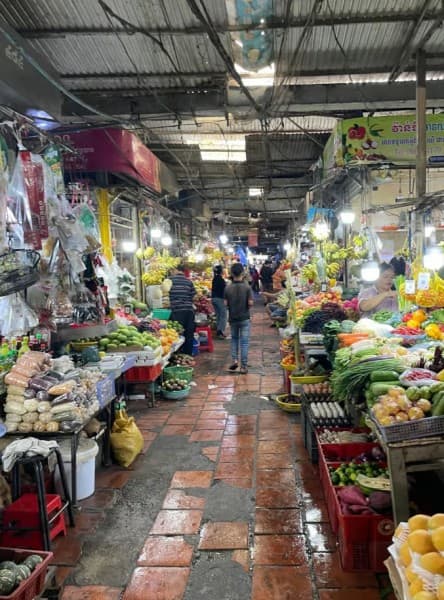 Phnom Penh: Street Art & Food Tour by Tuk-Tuk | ®ExcursionMania - Image 3