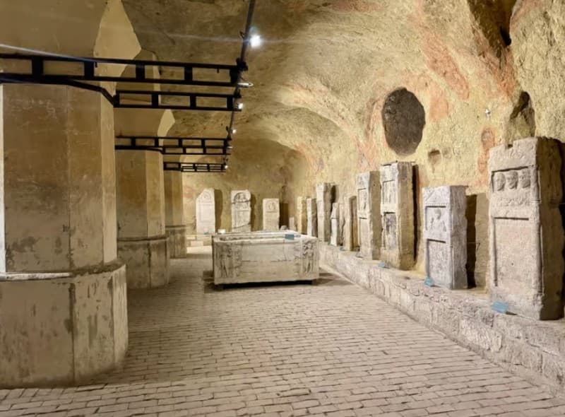 Belgrade: Underground Tour with Riverside Sparkling Wine | ®ExcursionMania