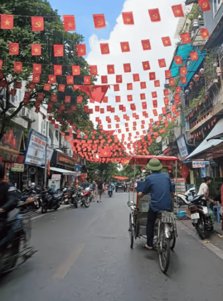Hanoi: Old Quarter Trishaw Cyclo Tour for 45 minutes | ®ExcursionMania - Image 1