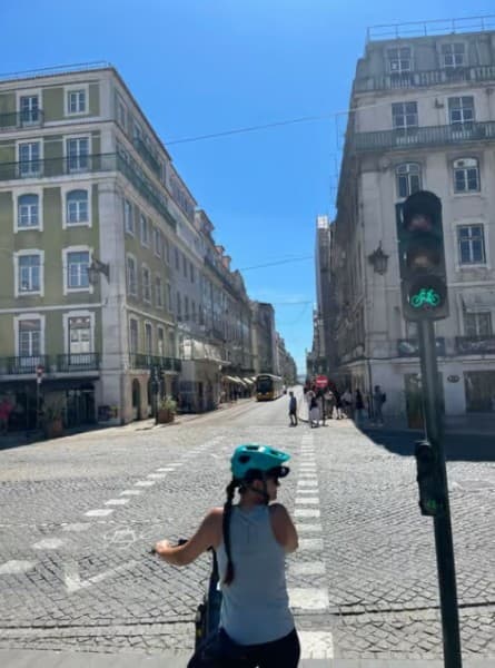 Lisbon: City Highlights and Viewpoints E-Bike Tour | ®ExcursionMania - Image 4