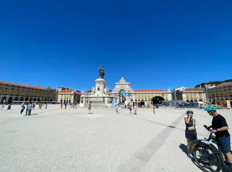 Lisbon: City Highlights and Viewpoints E-Bike Tour | ®ExcursionMania