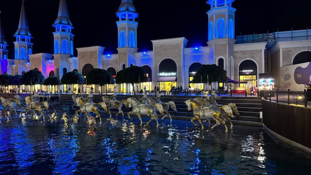 Antalya Land of Legends Night Show With Boat Parade | ®ExcursionMania