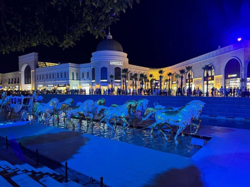 Antalya Land of Legends Night Show With Boat Parade | ®ExcursionMania