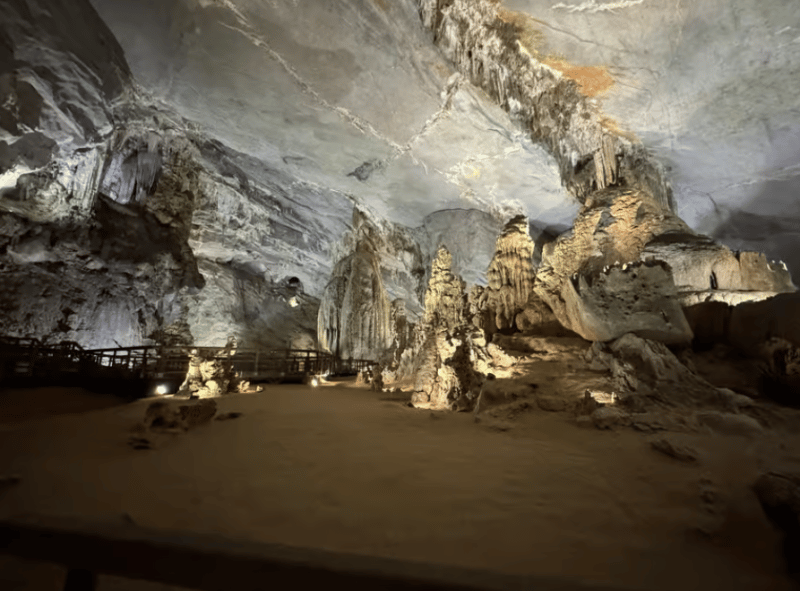 Phong Nha/Dong Hoi: Phong Nha Cave and Paradise Cave Tour | ®ExcursionMania