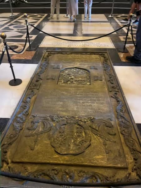 Seville: Cathedral and Giralda Tower Guided Tour and Tickets | ®ExcursionMania - Image 4