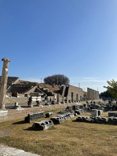 From Izmir: Pergamon Tour with Hotel Transfer & Lunch | ®ExcursionMania