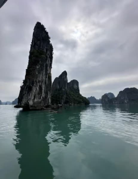 Hanoi: Islands & Caves Ha Long Cruise with Lunch & Kayaking | ®ExcursionMania