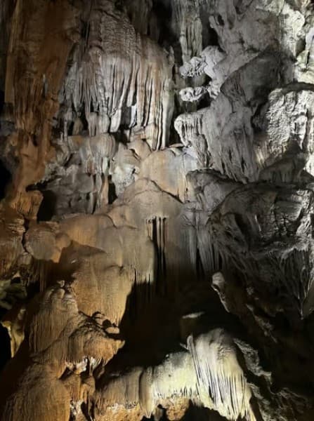 Hanoi: Islands & Caves Ha Long Cruise with Lunch & Kayaking | ®ExcursionMania