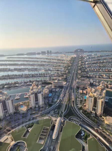 Dubai: Burj Khalifa Levels 124 & 125 Entry Ticket  Options | ®ExcursionMania - Image 4