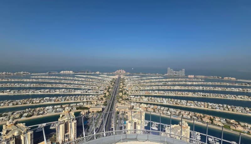 Dubai: Burj Khalifa Levels 124 & 125 Entry Ticket  Options | ®ExcursionMania - Image 1