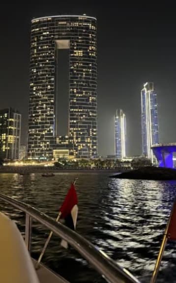 Dubai Marina Yacht Tour: Ain Wheel, JBR & Harbour in 1 Hour | ®ExcursionMania